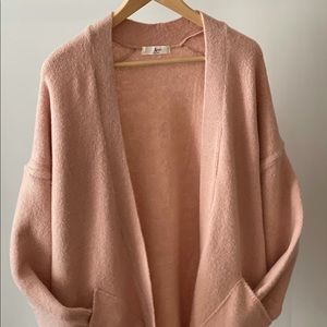 Women Loose Fit Cardigan with Pockets